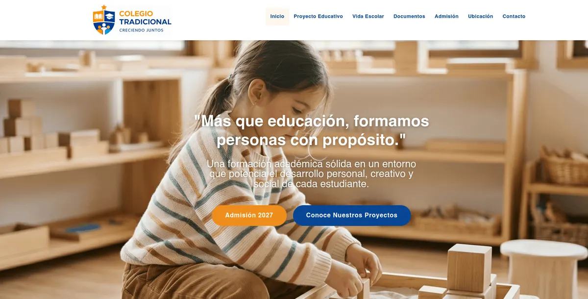 Sitio institucional de un colegio, con el lema "Más que educación, formamos personas con propósito" sobre una fotografía de una niña en una sala de clases